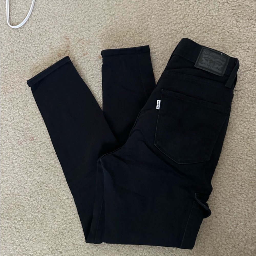 Levi’s Ankle pants. Black